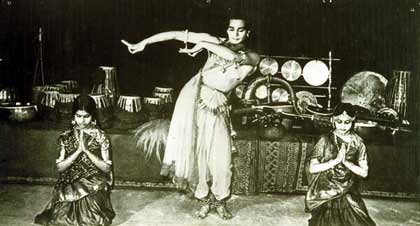 Uday with Amala and cousin Kanaklata in 1932